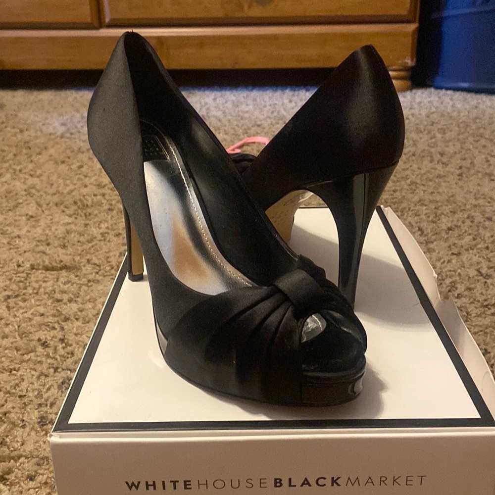 White House Black Market Satin / Patent platform Peep Toe Black 4” Heel .Size 8M